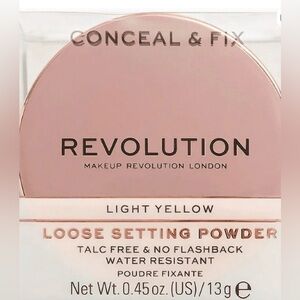 Revolution Conceal & Fix Loose Setting Powder - Soft Yellow